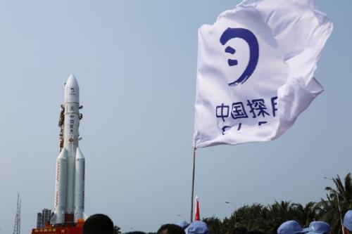 فضاپیمای رباتیک چین در ایام آینده به ماه می رود