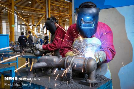 2200 واحد تولیدی تعطیل را احیا خواهیم كرد