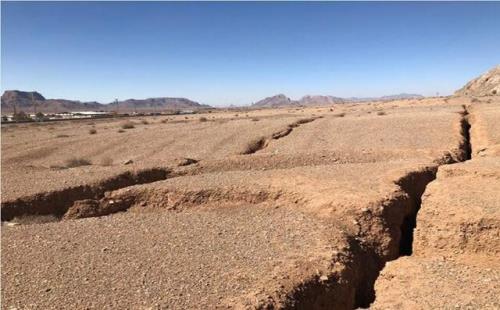 نرخ فرونشست در اسدآباد 24 سانتی متر در سال است